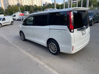 2015 Toyota Noah III (R80), белый, 1580000 рублей, вид 5
