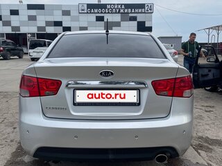 2012 Kia Cerato 6-speed II, серебристый, 920000 рублей, вид 3
