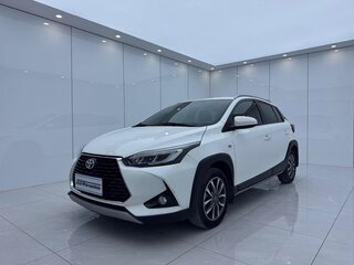 2022 Toyota Yaris L X XP150 Рестайлинг, красный, 950000 рублей, вид 3