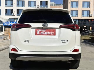 2018 Toyota RAV4 IV (XA40) Рестайлинг, белый, 1970000 рублей, вид 4