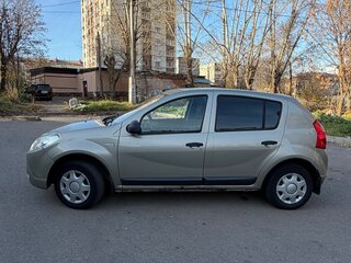 2011 Renault Sandero I, бежевый, 620000 рублей, вид 2