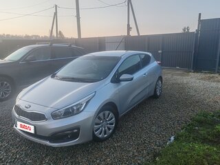 2016 Kia Ceed II Рестайлинг, серебристый, 1200000 рублей, вид 1