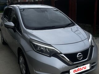 2017 Nissan Note II Рестайлинг, серебристый, 930000 рублей, вид 3