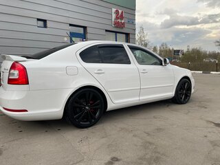 2012 Skoda Octavia RS II Рестайлинг, белый, 2500000 рублей, вид 5