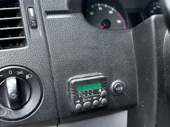 2010 Volkswagen Crafter, жёлтый, 950000 рублей - вид 5