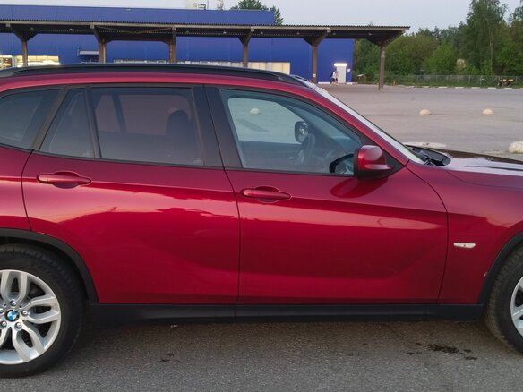 2011 BMW X1 18i I (E84), красный, 1000000 рублей - вид 24