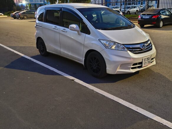 2012 Honda Freed I Рестайлинг, белый, 1850000 рублей