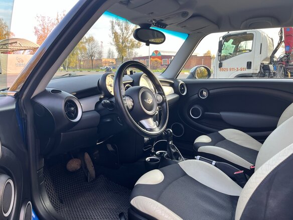 2008 Mini Hatch Cooper II (R56), синий, 950000 рублей - вид 5