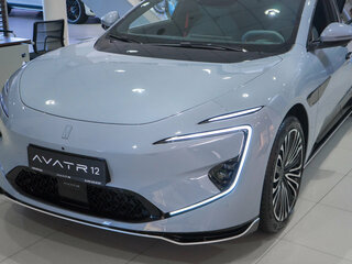 2026 Avatr 12, синий, 8590000 рублей, вид 3