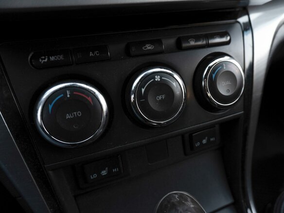 2010 Mazda 6 II (GH) Рестайлинг, белый, 999000 рублей - вид 18