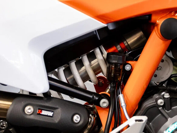 2024 KTM 890 Adventure R Rally, оранжевый, 2300000 рублей - вид 15
