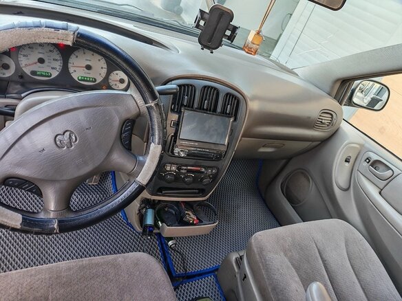 2001 Dodge Caravan Grand IV, серый, 470000 рублей - вид 5