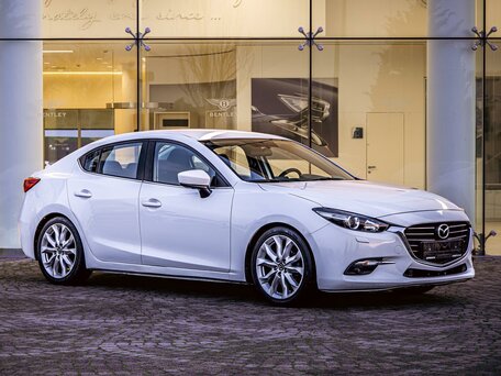 2018 Mazda 3 III (BM) Рестайлинг, белый, 1395000 рублей, вид 3