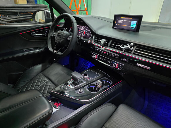 2016 Audi SQ7 I (4M), серый, 8050000 рублей - вид 10