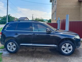 2008 Volkswagen Touareg I Рестайлинг, чёрный, 800000 рублей, вид 1