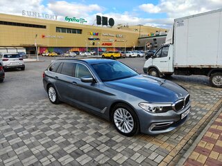 2020 BMW 5 серии 530d xDrive VII (G30/G31/G38), серебристый, 4050000 рублей, вид 3
