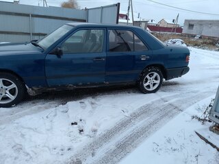 1986 Mercedes-Benz W124 230, синий, 230000 рублей, вид 3