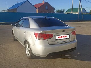 2011 Kia Cerato 6-speed II, серебристый, 760000 рублей, вид 3