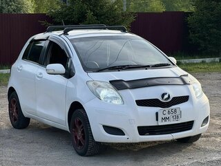 2009 Toyota Vitz II (XP90), белый, 530000 рублей, вид 3