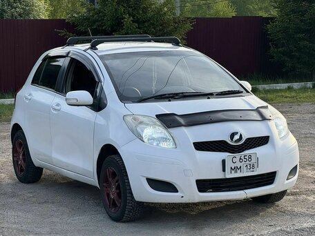 2009 Toyota Vitz II (XP90), белый, 530000 рублей, вид 3