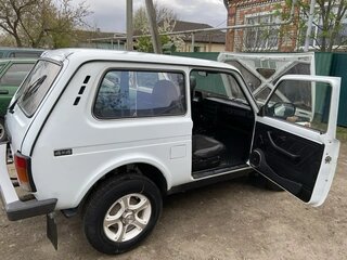 2010 Lada (ВАЗ) 2121 (4x4) I Рестайлинг, белый, 400000 рублей, вид 1