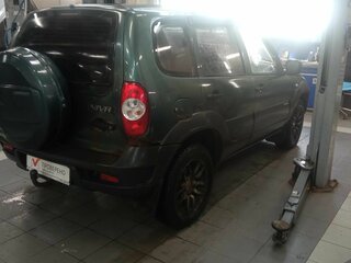 2013 Chevrolet Niva I Рестайлинг, серый, 299000 рублей, вид 3