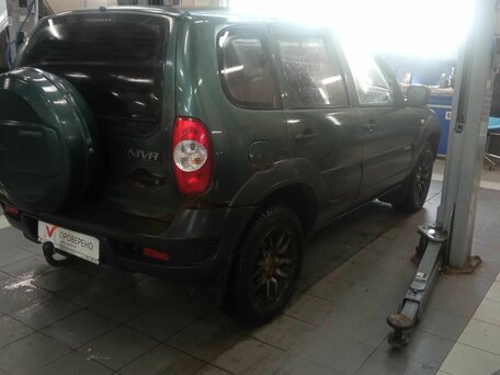 2013 Chevrolet Niva I Рестайлинг, серый, 299000 рублей, вид 3
