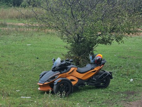 2011 BRP Can-Am Spyder, оранжевый, 1100000 рублей, вид 3