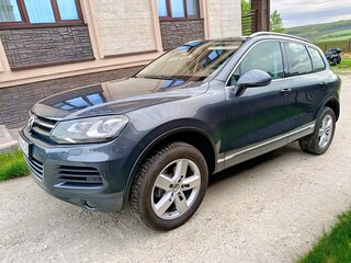 2011 Volkswagen Touareg II, серый, 1570000 рублей, вид 1