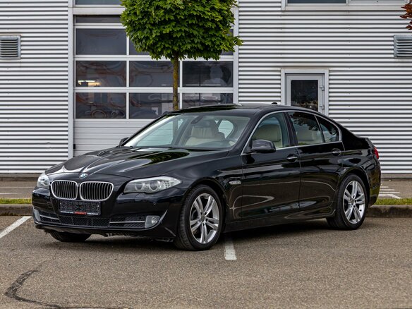 2011 BMW 5 серии 523i VI (F10/F11/F07), чёрный, 1495000 рублей