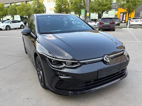 2023 Volkswagen Golf VIII, серый, 1600000 рублей, вид 2
