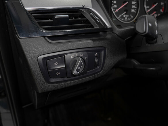 2015 BMW X1 18d xDrive II (F48), серый, 2195000 рублей - вид 21
