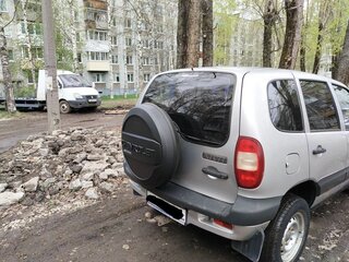 2004 Chevrolet Niva I, серебристый, 350000 рублей, вид 4