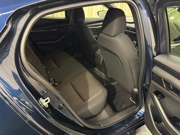 2021 Mazda 3 IV (BP), синий, 1899999 рублей - вид 18
