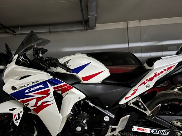 2014 Honda CBR 250R, белый, 350000 рублей - вид 2