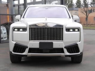 2024 Rolls-Royce Cullinan I Рестайлинг (Series II), белый, 57900000 рублей, вид 2