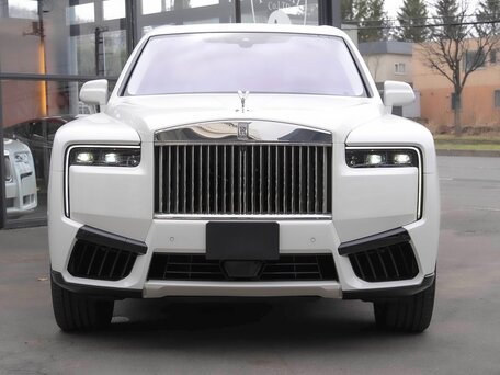 2024 Rolls-Royce Cullinan I Рестайлинг (Series II), белый, 57900000 рублей, вид 2