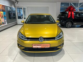 2018 Volkswagen Golf VII Рестайлинг, жёлтый, 1599000 рублей, вид 2