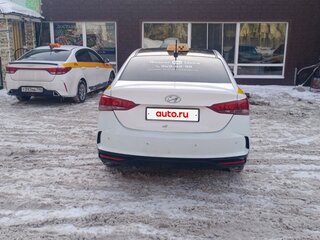2019 Hyundai Solaris II, белый, 770000 рублей, вид 3