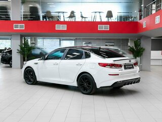 2019 Kia Optima IV Рестайлинг, белый, 1650000 рублей, вид 4