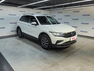 2022 Volkswagen Tiguan II Рестайлинг, белый, 3450000 рублей, вид 2