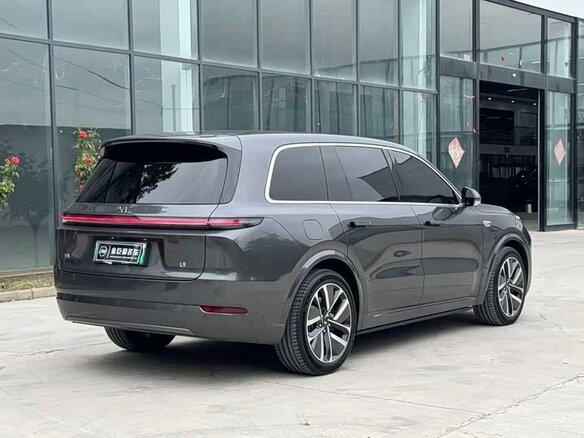 2025 Li Auto (Lixiang) L9 52.3 kWh I Рестайлинг, серый, 7929055 рублей - вид 5