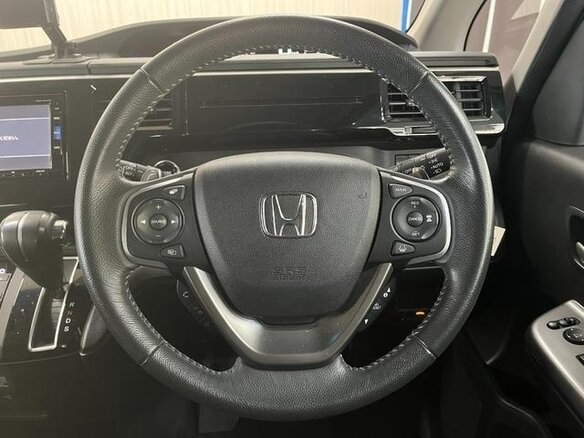 2022 Honda Stepwgn V Рестайлинг, чёрный, 1800000 рублей - вид 5