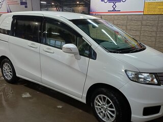2013 Honda Freed Spike I Рестайлинг, белый, 1180000 рублей, вид 5