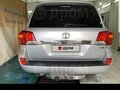 2015 Toyota Land Cruiser 200 Series Рестайлинг 1, серебристый, 6000000 рублей - вид 2