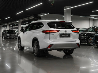 2025 Toyota Highlander IV (XU70), белый, 5225000 рублей, вид 4