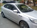 2016 Kia Rio III Рестайлинг, серебристый, 600000 рублей - вид 2
