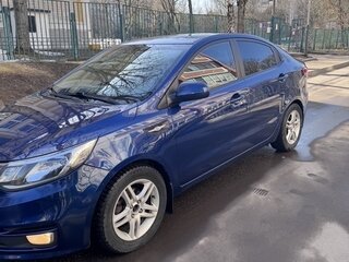 2015 Kia Rio III Рестайлинг, синий, 800000 рублей, вид 3