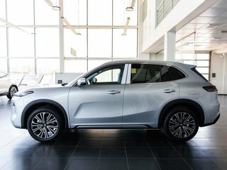 2026 Geely EX5 Гибрид EM-i, серебристый, 3974990 рублей, вид 4