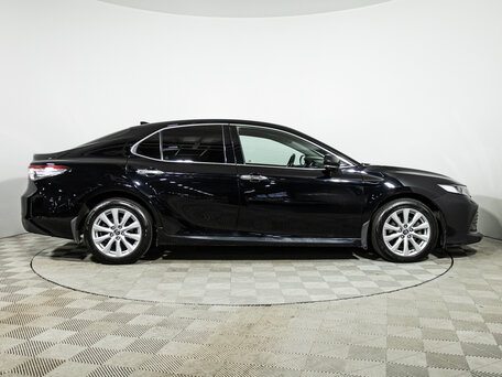 2019 Toyota Camry VIII (XV70), чёрный, 1999585 рублей, вид 4